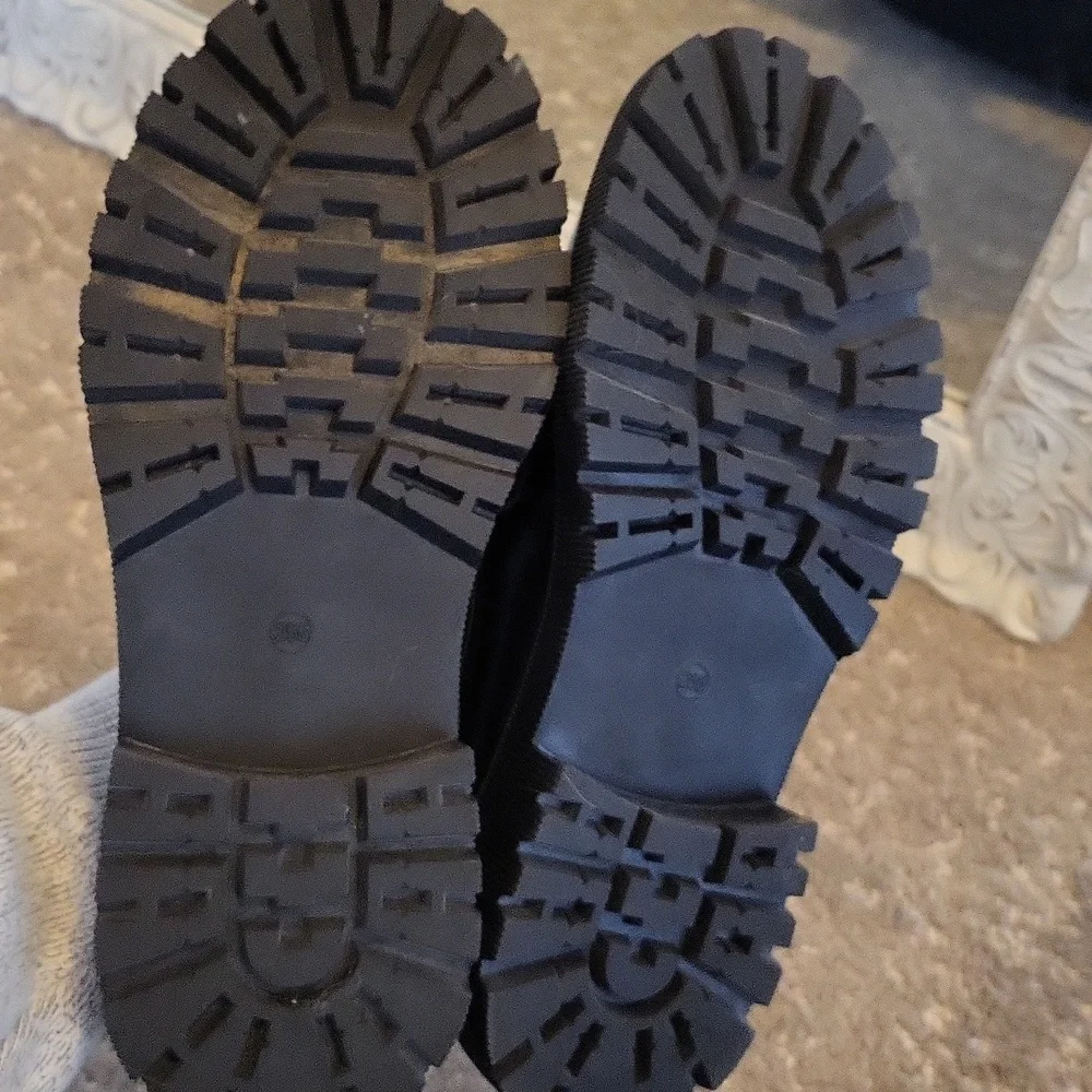 Black Chunky Loafer - Picture 10 of 11